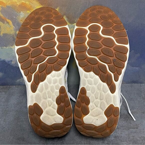 New Balance Arishi V4 Women's White Running Shoes Size 7.5B - Picture 16 of 16